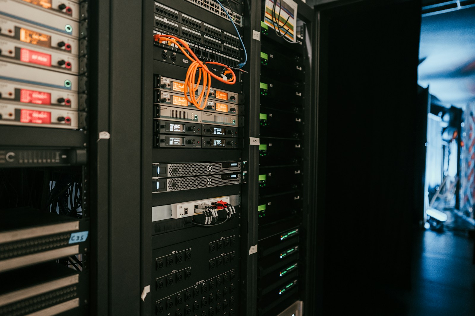 Serverraum mit Netzwerktechnik